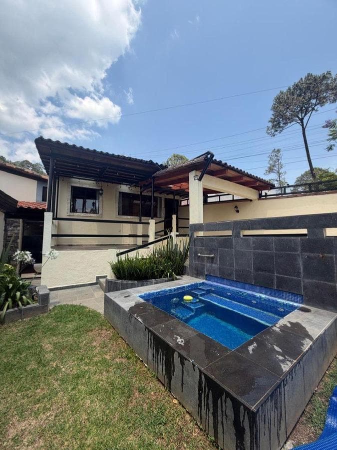Casa con 3 recámaras en renta zona Avandaro
