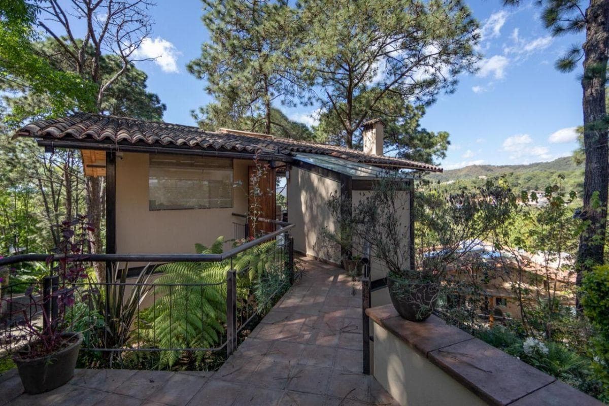 200 m² house with 3 bedrooms for sale and rent in Valle de Bravo