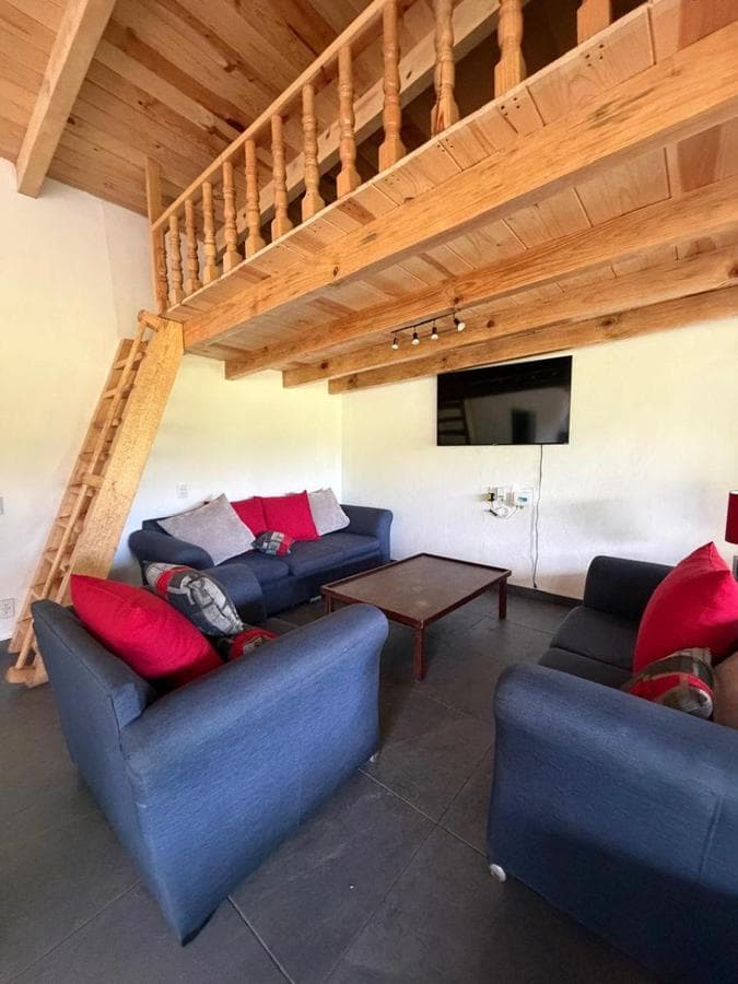 300 m² house with 2 bedrooms for rent in the San Simón area