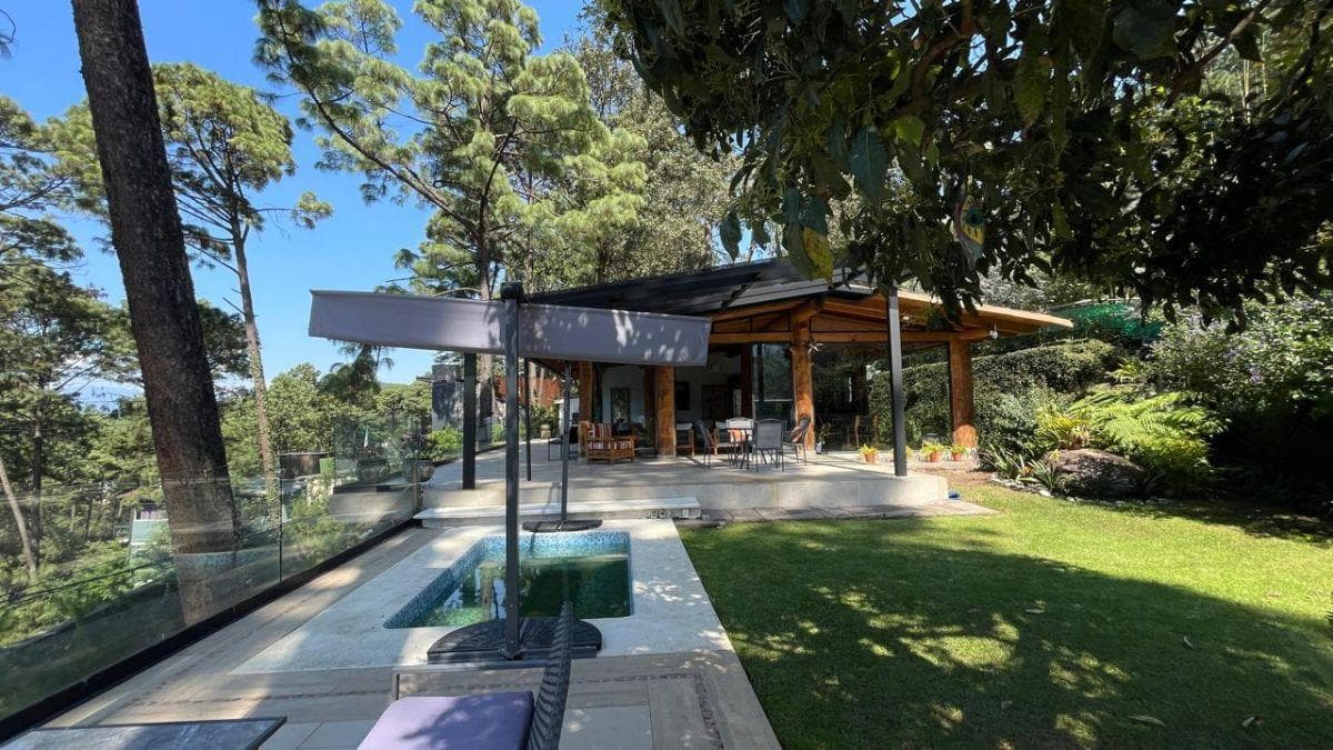 300 m² house with 4 bedrooms for rent in the Avándaro area