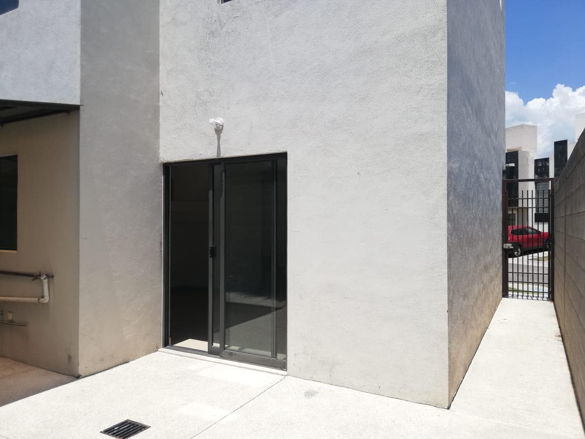 HOUSE FOR RENT IN RINCONES DEL MARQUES
