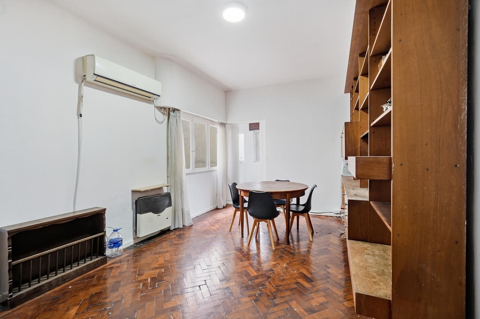 Apartment for sale in Flores: 3-room, very bright, with very spacious rooms