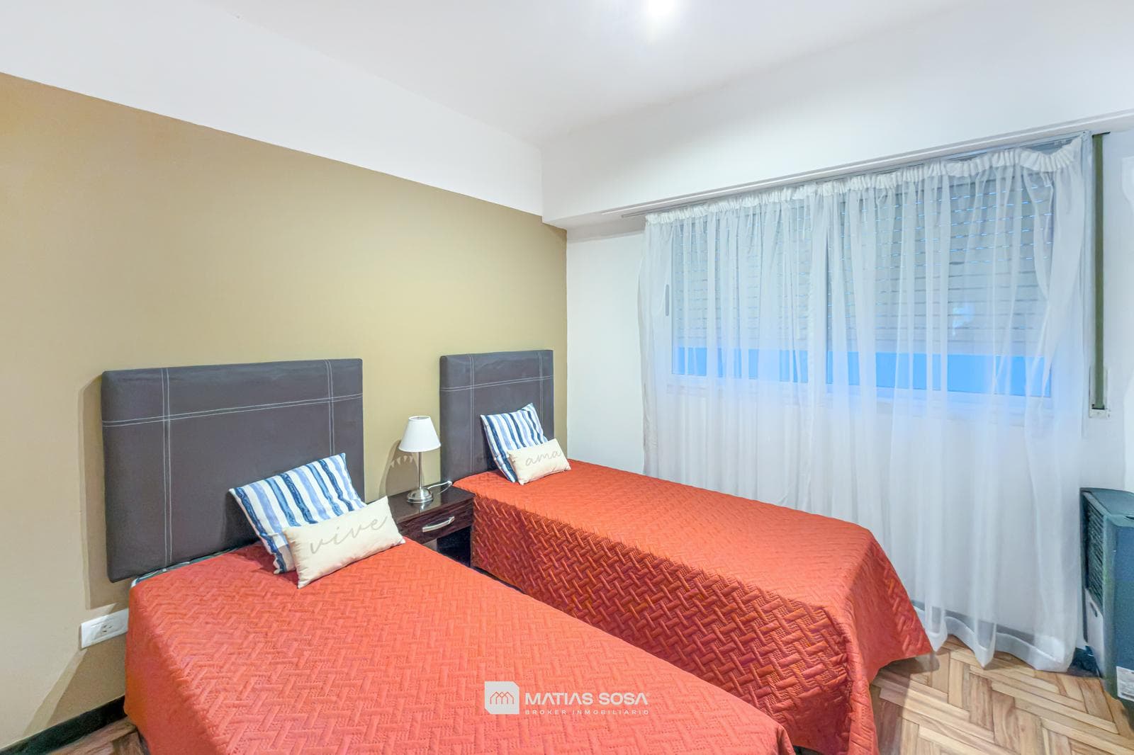 For Sale - Apartment - 3-room - Street-facing with balcony - Renovated and furnished