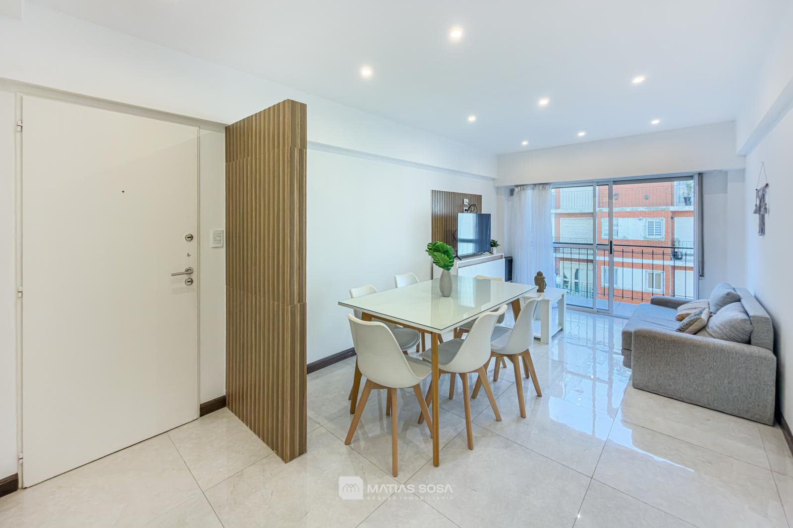 For Sale - Apartment - 3-room - Street-facing with balcony - Renovated and furnished