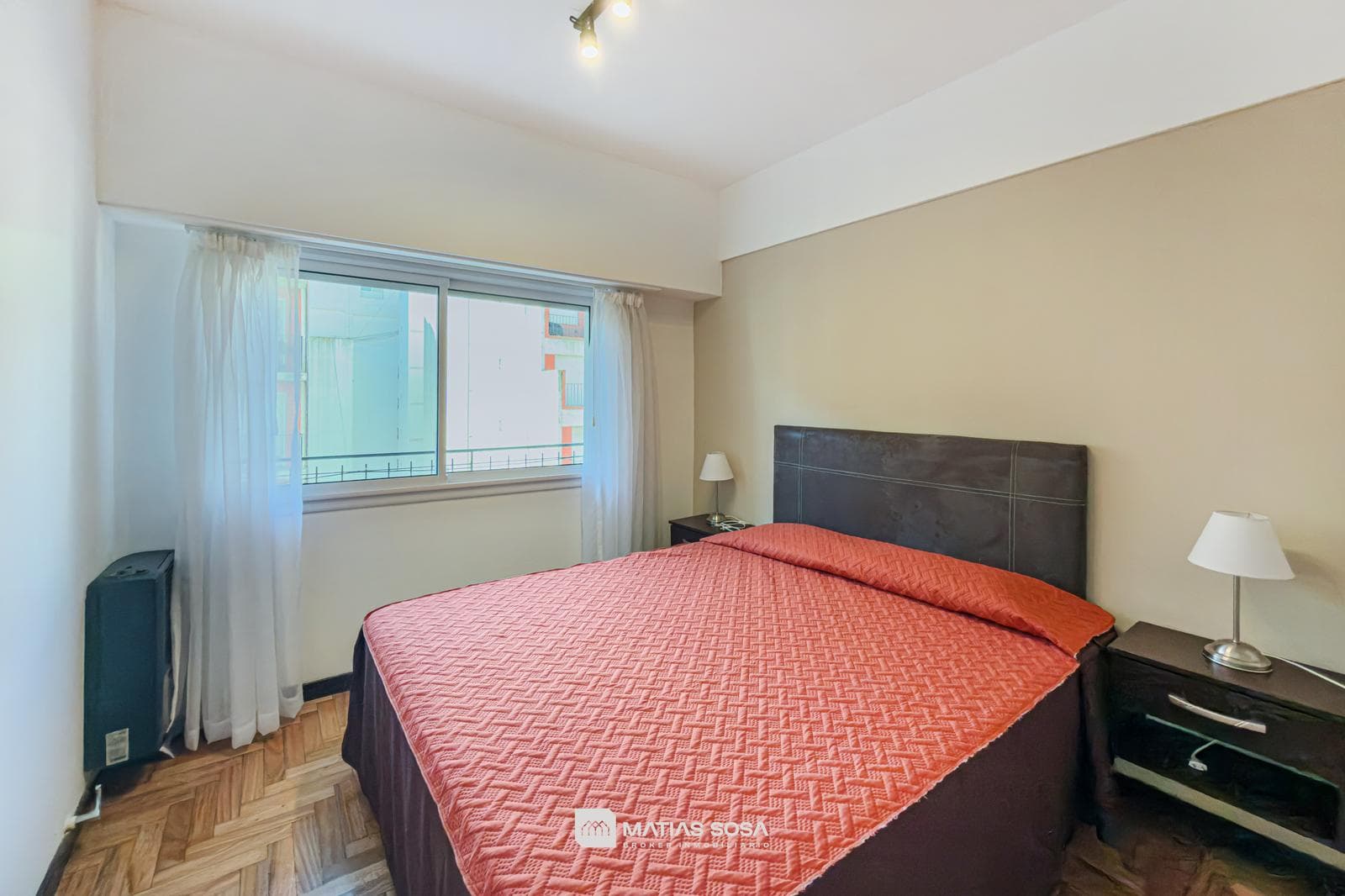 For Sale - Apartment - 3-room - Street-facing with balcony - Renovated and furnished