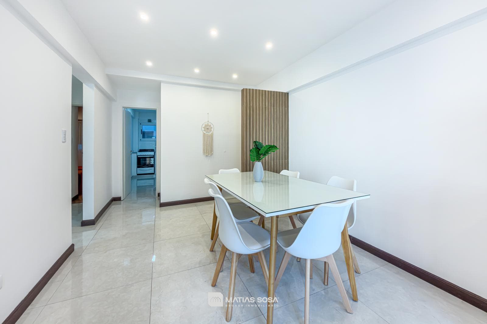 For Sale - Apartment - 3-room - Street-facing with balcony - Renovated and furnished