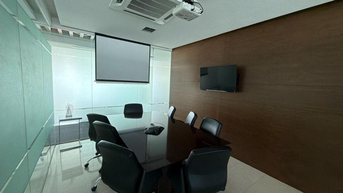 OFFICES FOR RENT AT TORRES JV