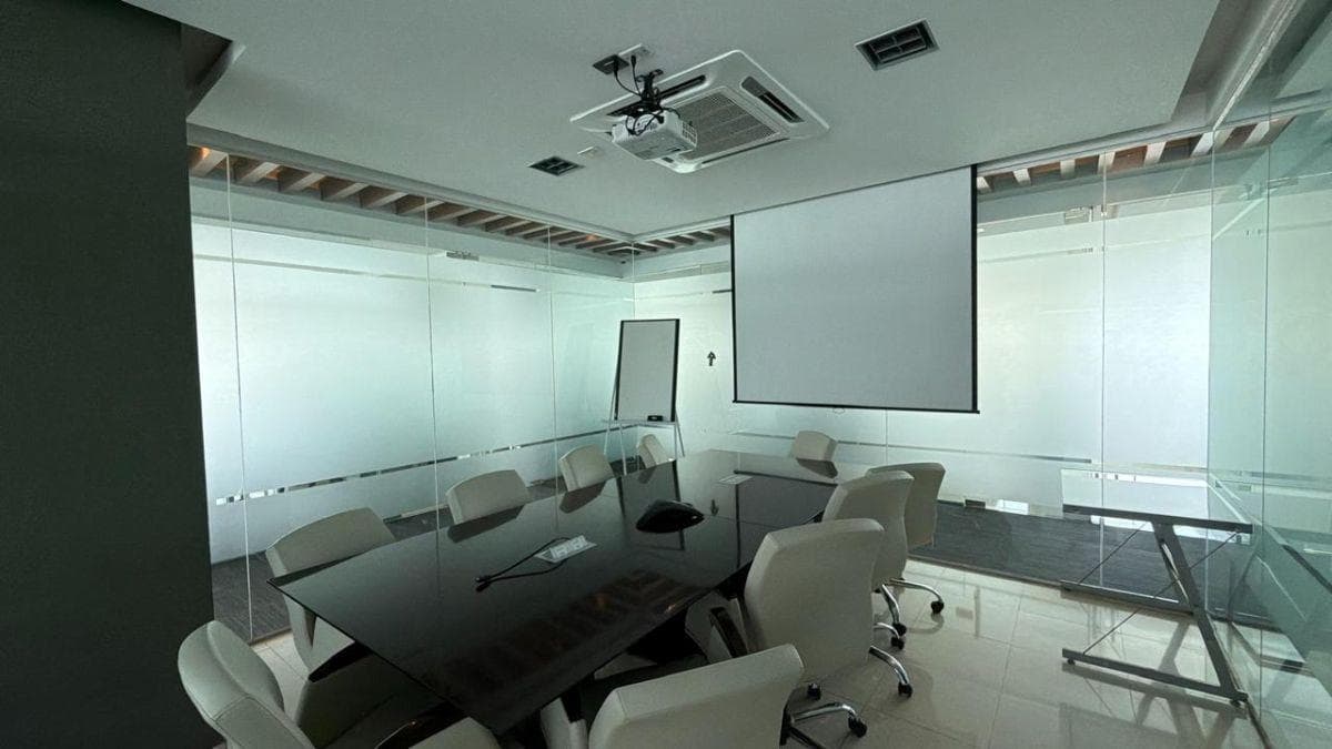 OFFICES FOR RENT AT TORRES JV