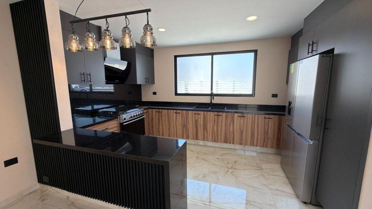 HOUSE FOR SALE IN LAS PALOMAS RESIDENTIAL COMPLEX