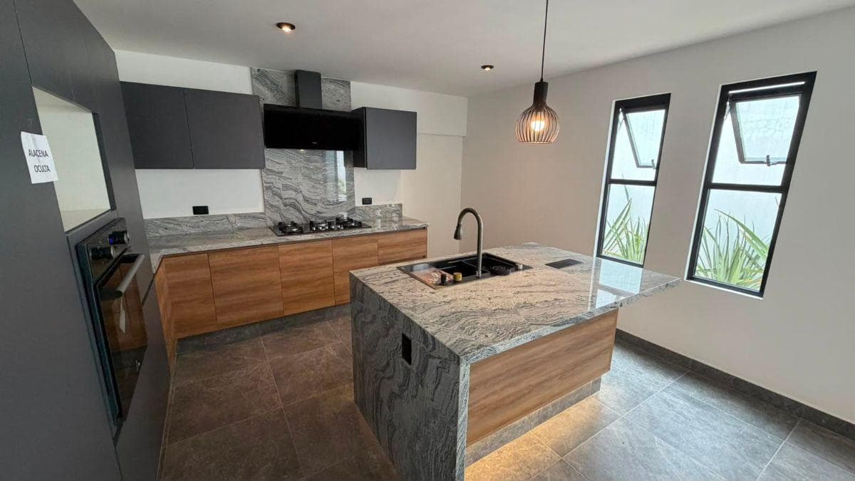 HOUSE FOR SALE IN PARQUE VERACRUZ, LOMAS DE ANGELOPOLIS