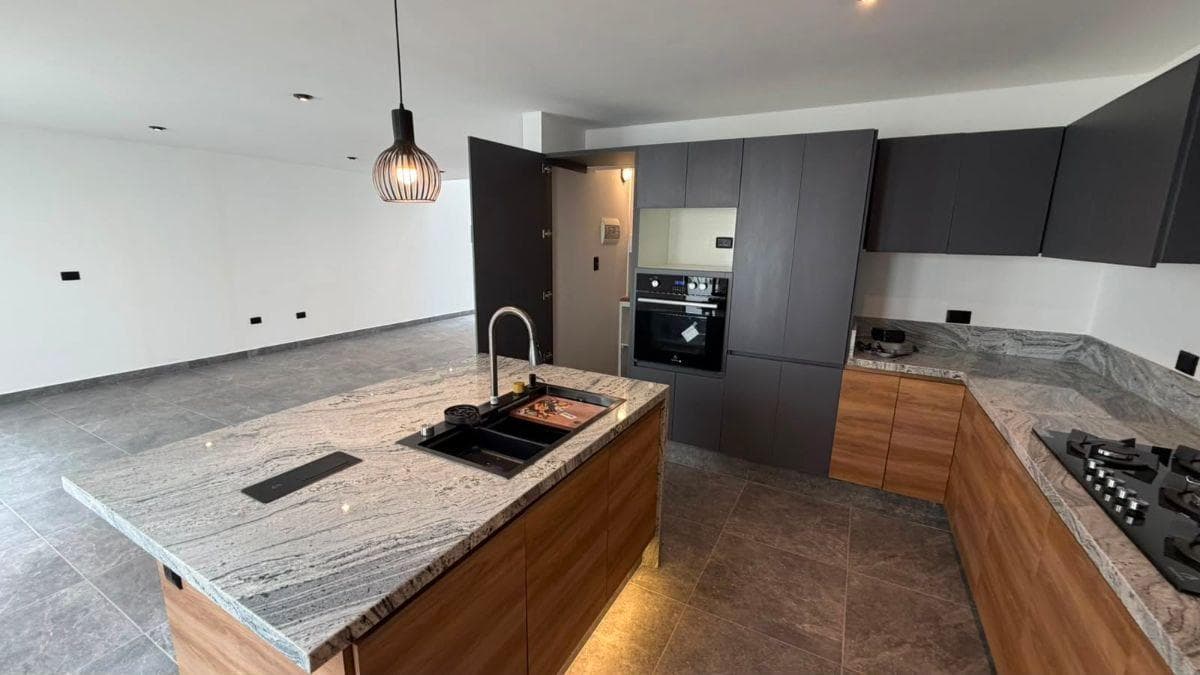 HOUSE FOR SALE IN PARQUE VERACRUZ, LOMAS DE ANGELOPOLIS