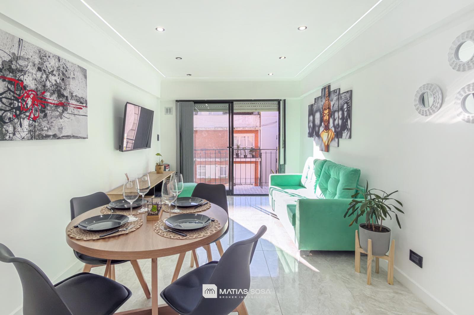 For Sale - Apartment - 3-room - Street-facing with balcony - Renovated and furnished