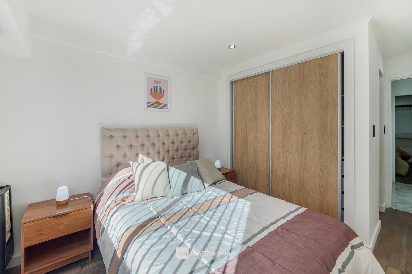 For Sale - Apartment - 3-room - Street-facing with balcony - Renovated and furnished