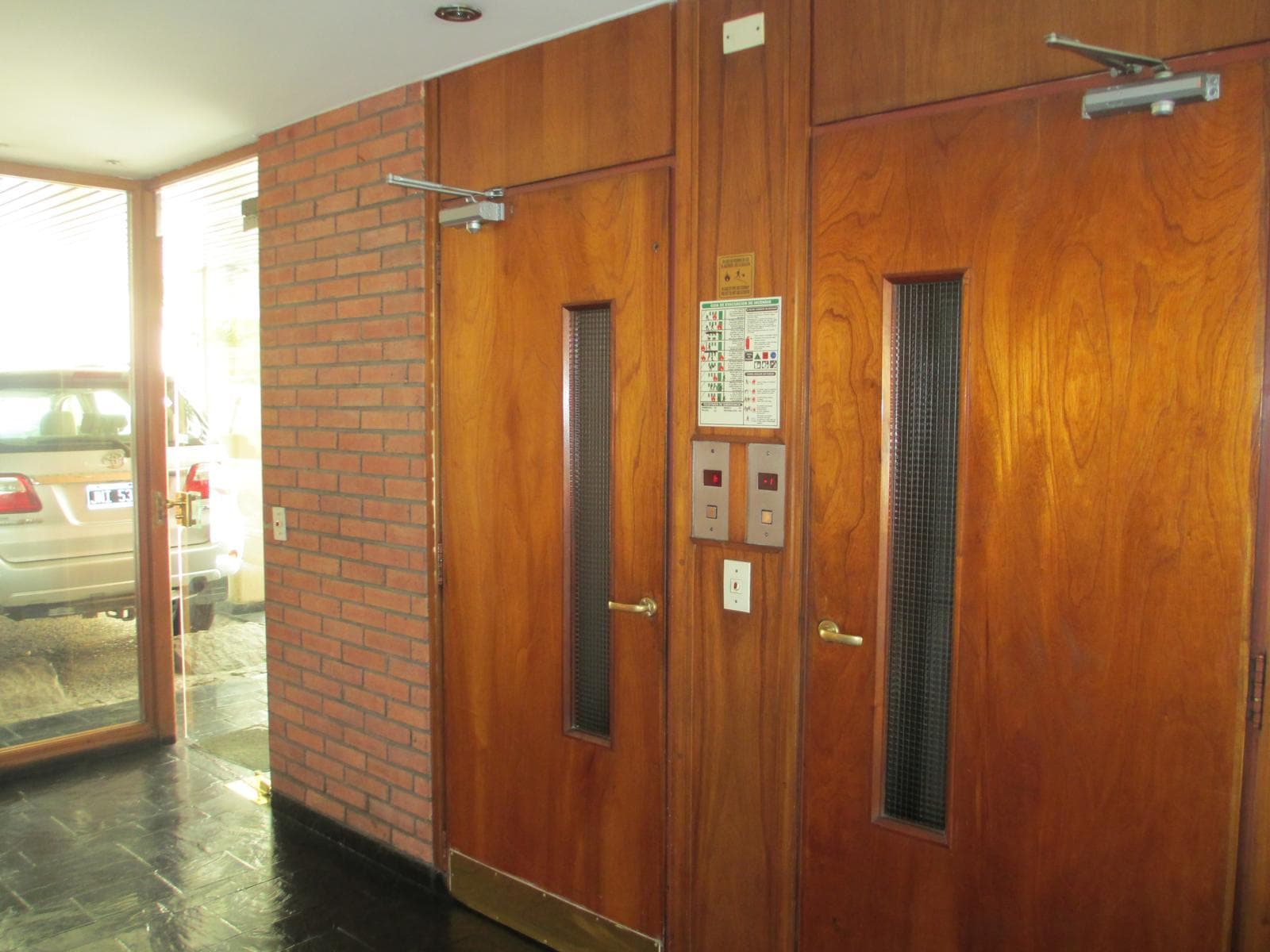 3-room apartment. Balcony. Parking space. Belgrano
