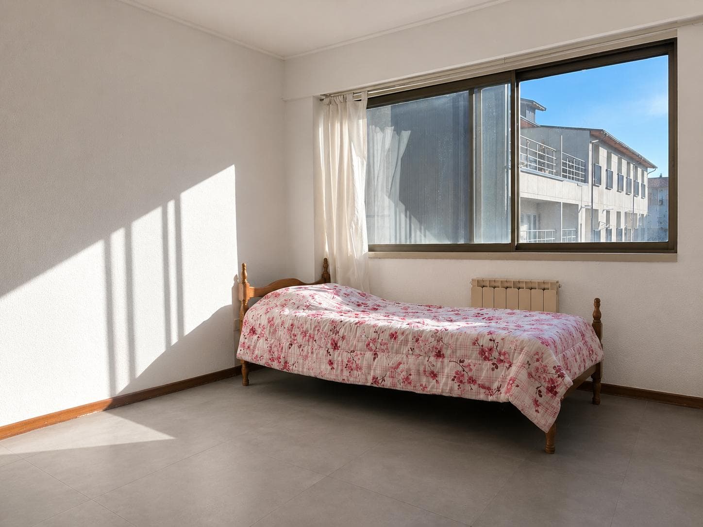 Apartment for Sale - 3 Rooms - Qualifies for a Mortgage - Downtown