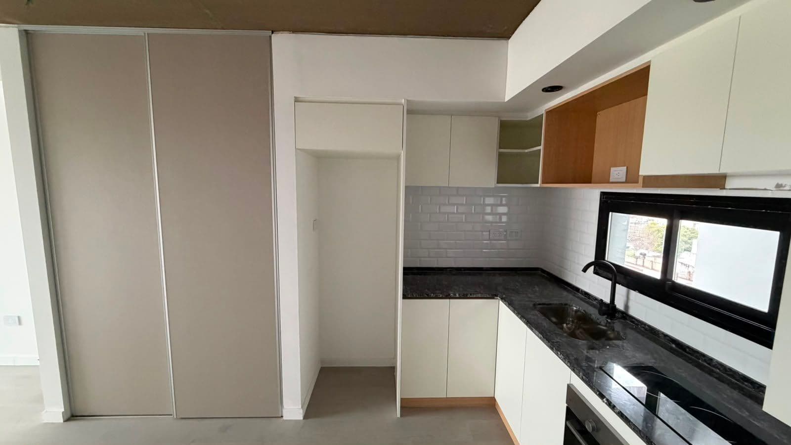 Apartment for Sale in Monte Castro—brand-new, 1-bedroom with balcony, available immediately!