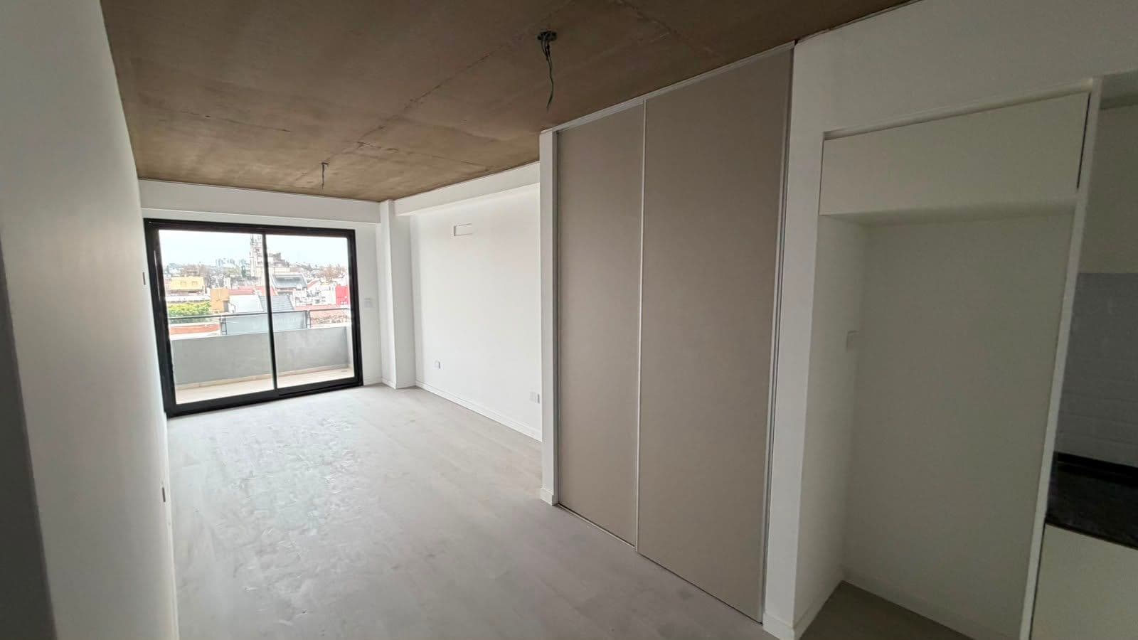 Apartment for Sale in Monte Castro—brand-new, 1-bedroom with balcony, available immediately!