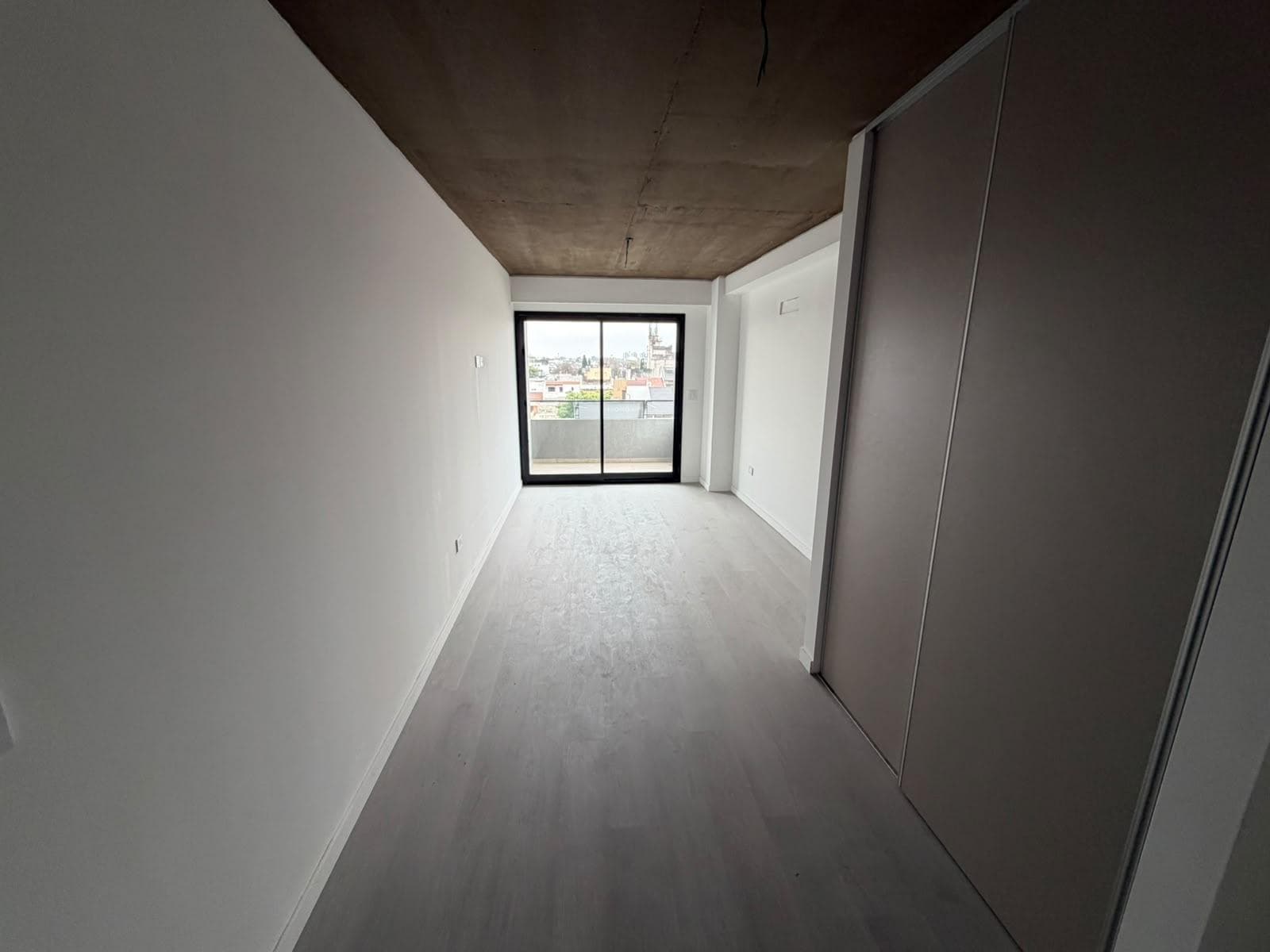 Apartment for Sale in Monte Castro—brand-new, 1-bedroom with balcony, available immediately!