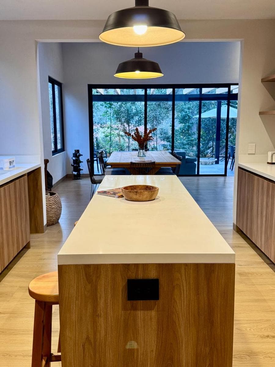 House for Sale in Valle de Bravo, Fully Equipped and Furnished.