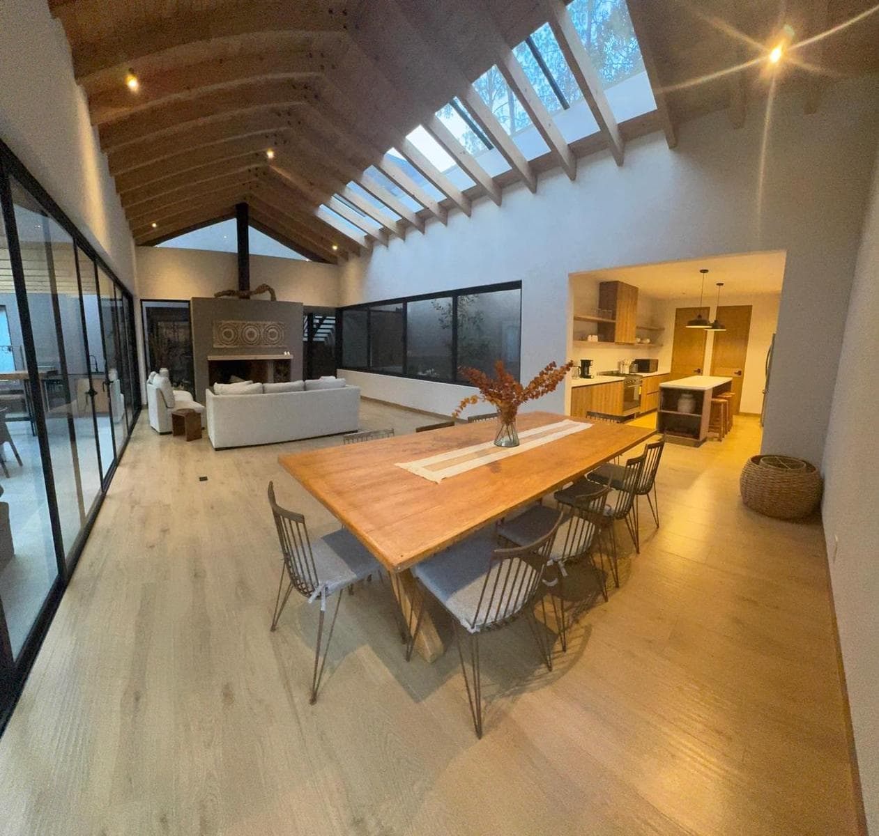 House for Sale in Valle de Bravo, Fully Equipped and Furnished.