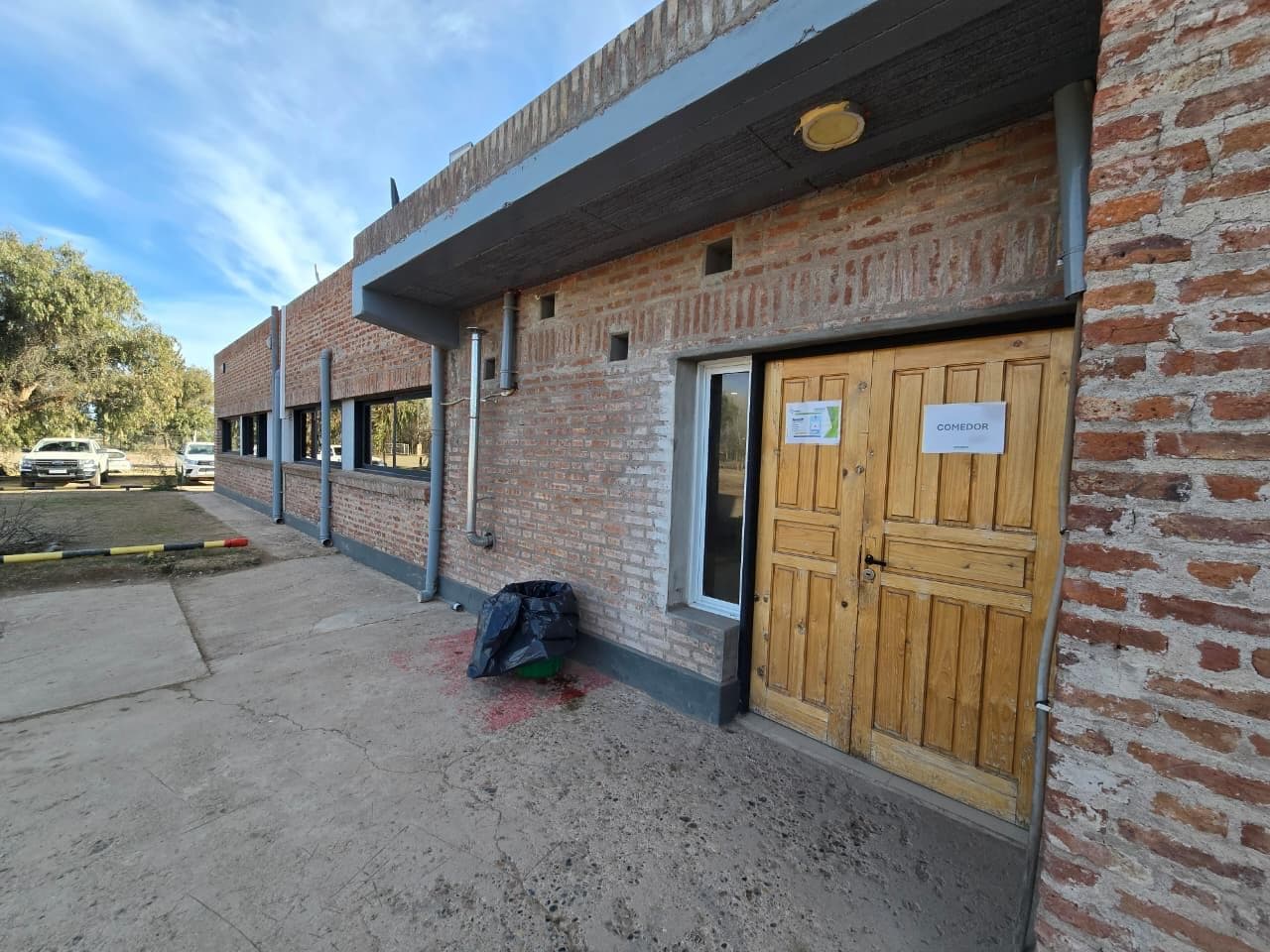 INDUSTRIAL COMPLEX AND OFFICES SPANNING 2 HECTARES