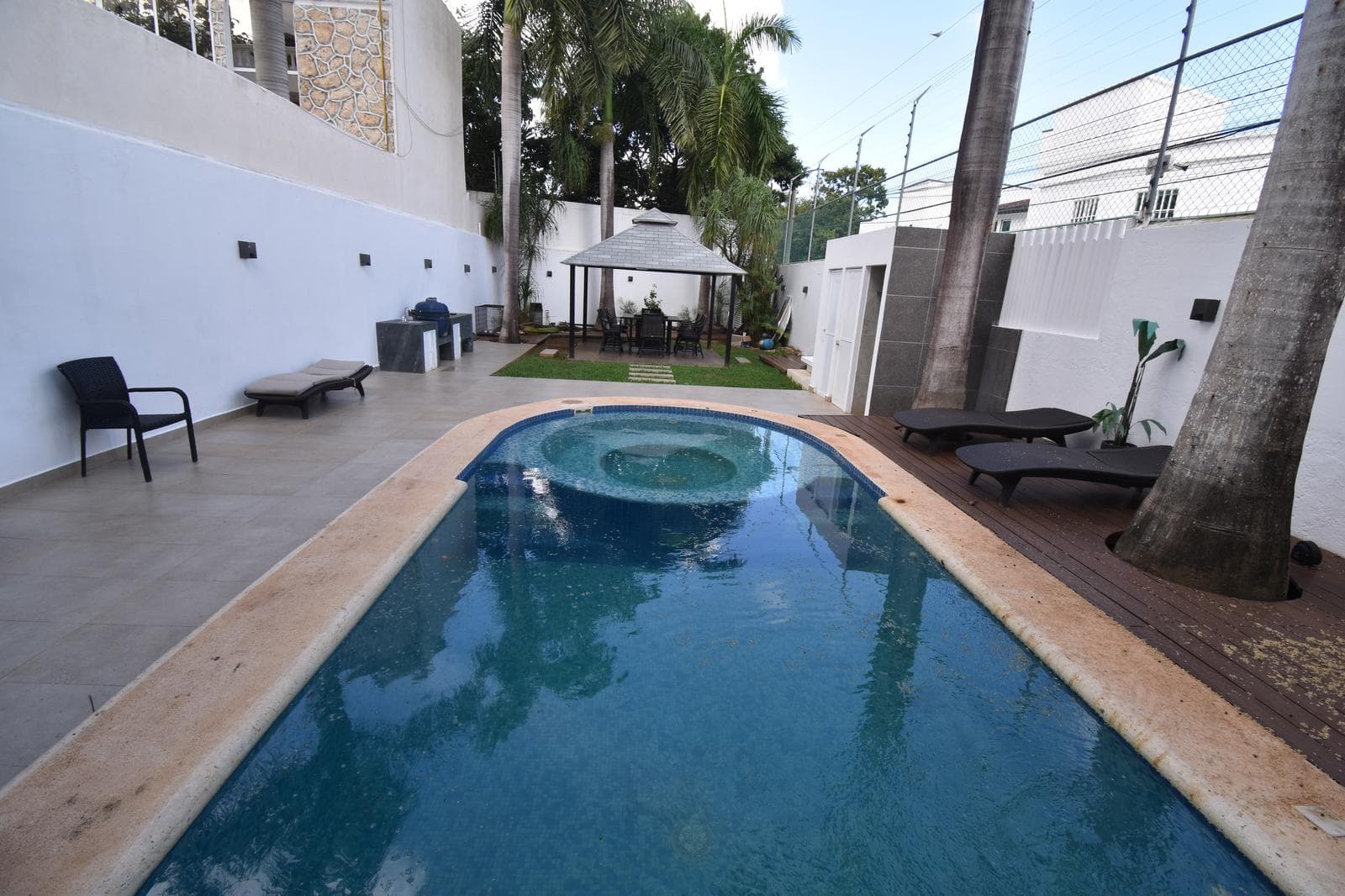 Furnished home with 18 solar panels