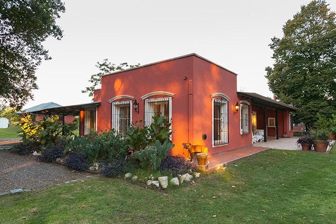 Farm/Country House for Sale: 18,973 m² with a house, pool, and shed in Cardales