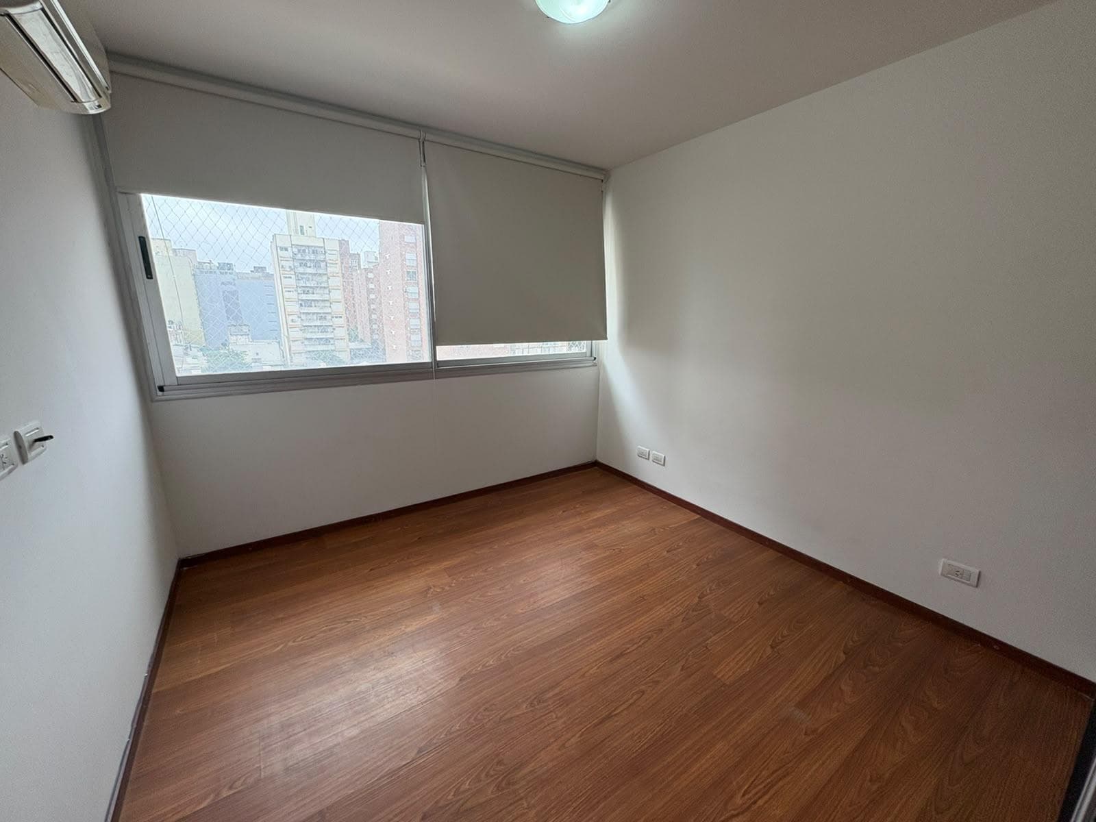 Departamento de 1 dormitorio CON COCHERA en ALQUILER Rosario centro
