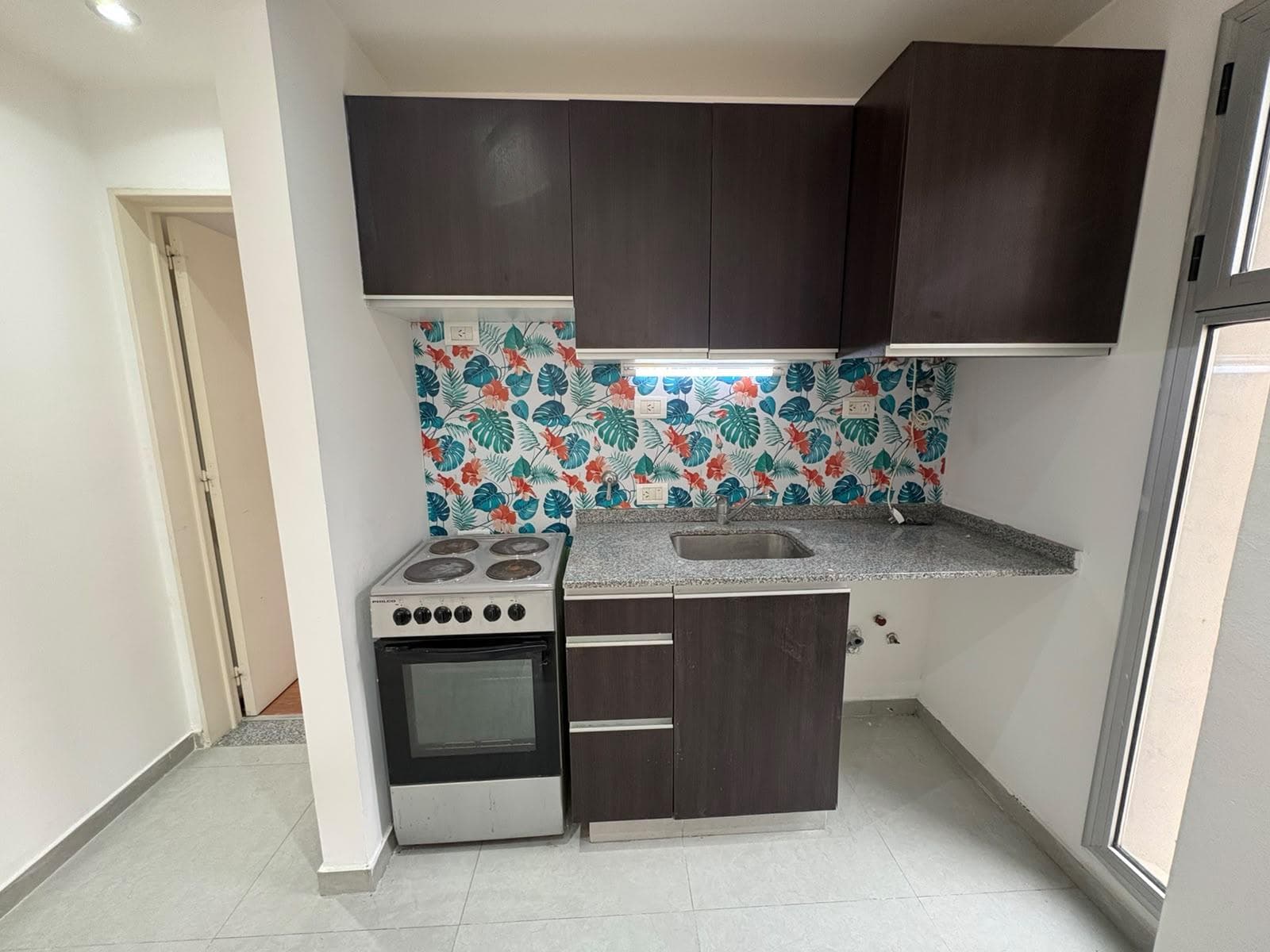 1-Bedroom Apartment WITH GARAGE for Rent in Downtown Rosario