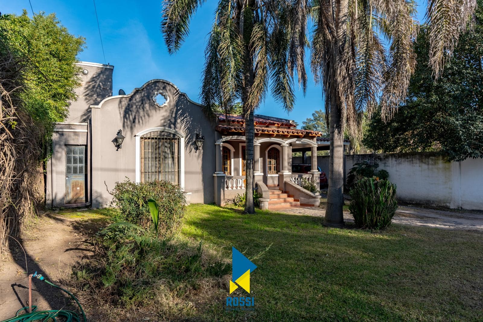 HOUSE FOR SALE IN VILLA ALLENDE ON THE ROAD TO THE GOLF COURSE, WITH A SWIMMING POOL