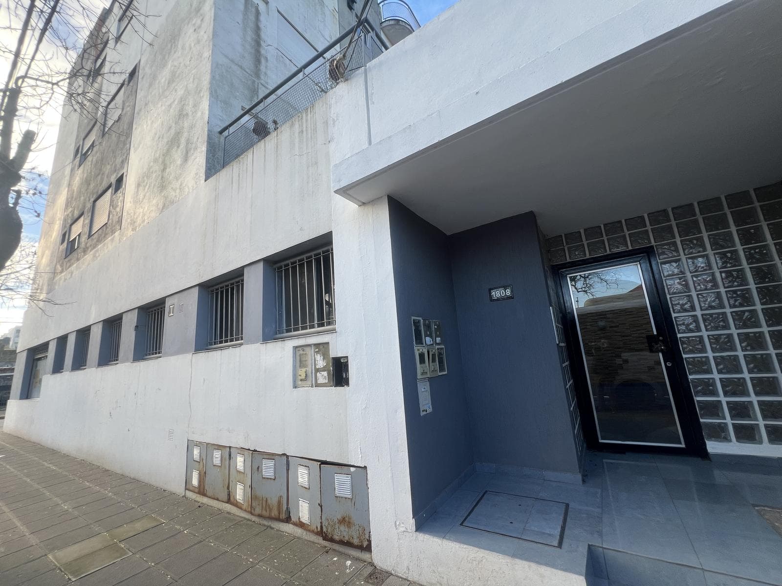 3-Bedroom Apartment for Sale in Downtown Berazategui, Just a Few Meters from the Station—Eligible for Private Financing!