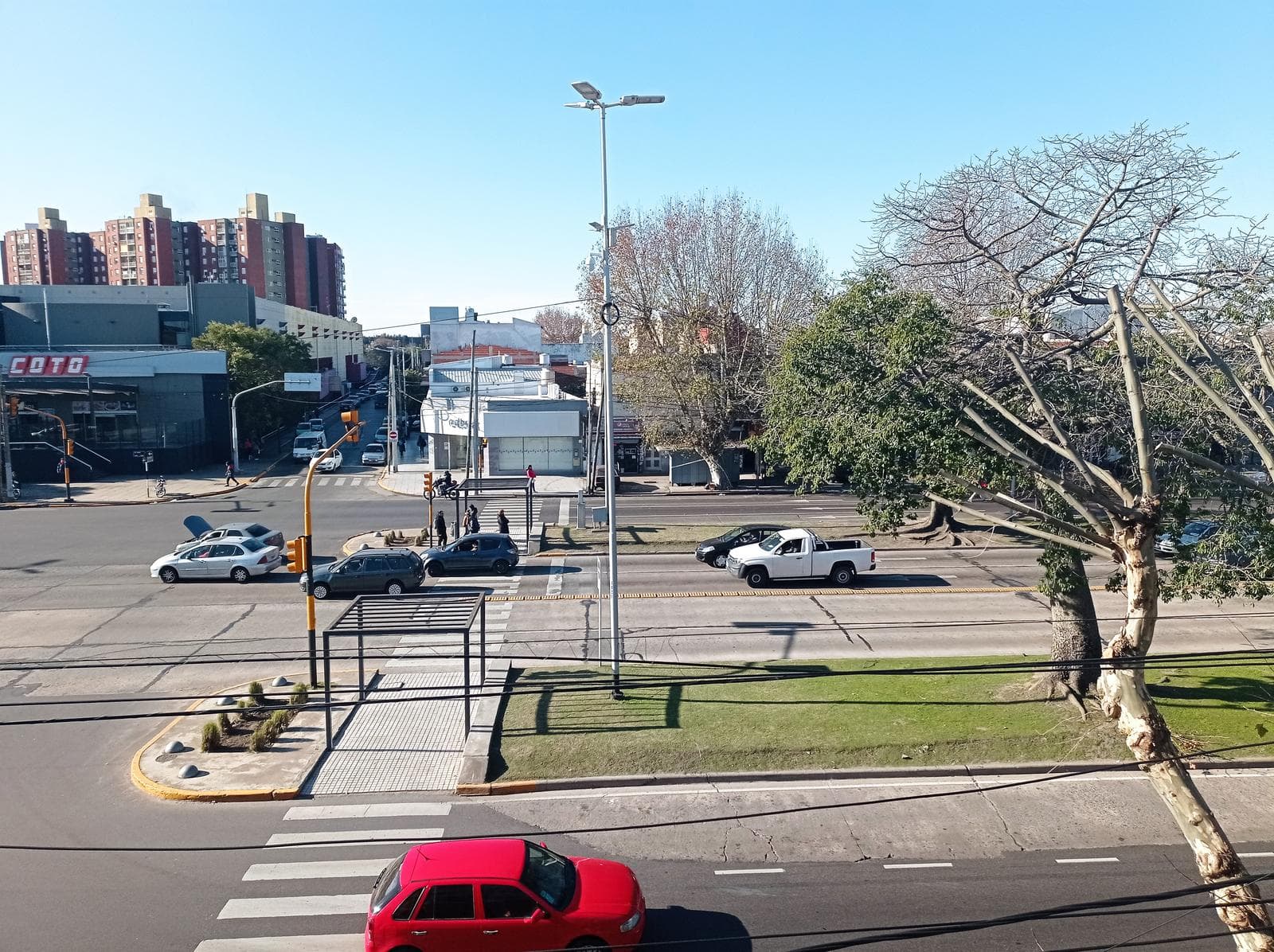 Land for Sale: 564 m² Lot on Mitre Avenue, Sarandi, Avellaneda