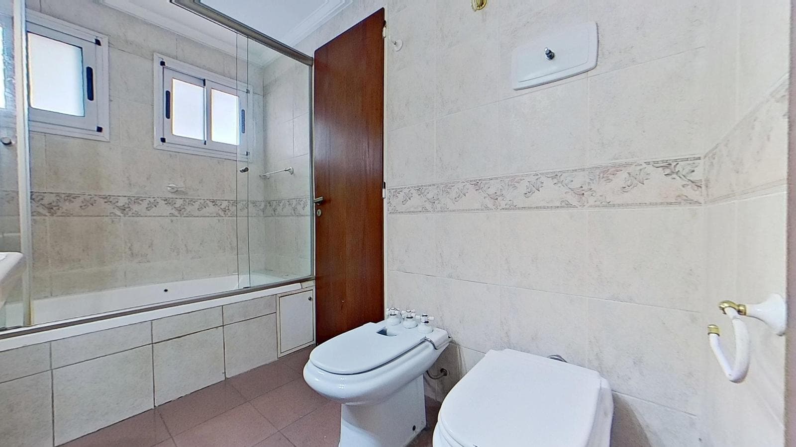 4-Bedroom Apartment for Sale in Nueva Pompeya—3-Car Garage, BBQ, Full Sun!!