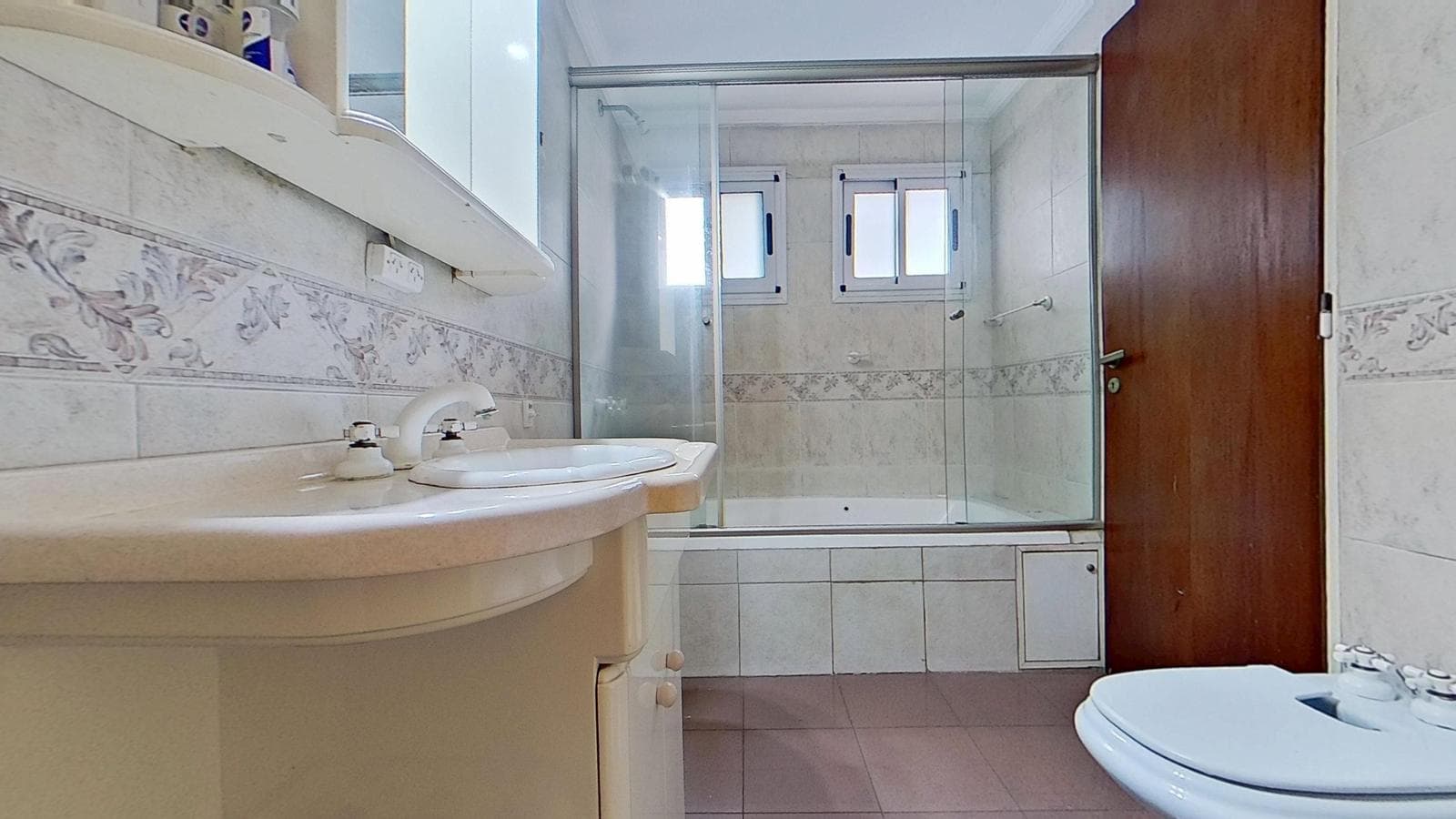 4-Bedroom Apartment for Sale in Nueva Pompeya—3-Car Garage, BBQ, Full Sun!!