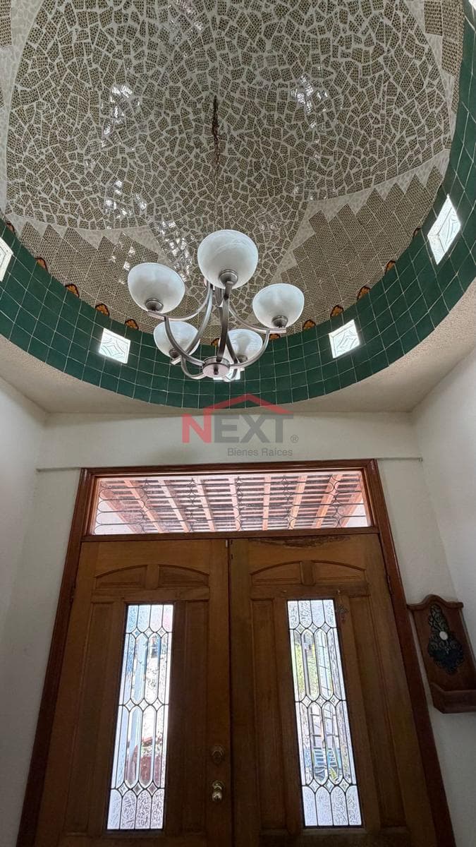 PROPERTY FOR SALE IN A COUNTRY CLUB