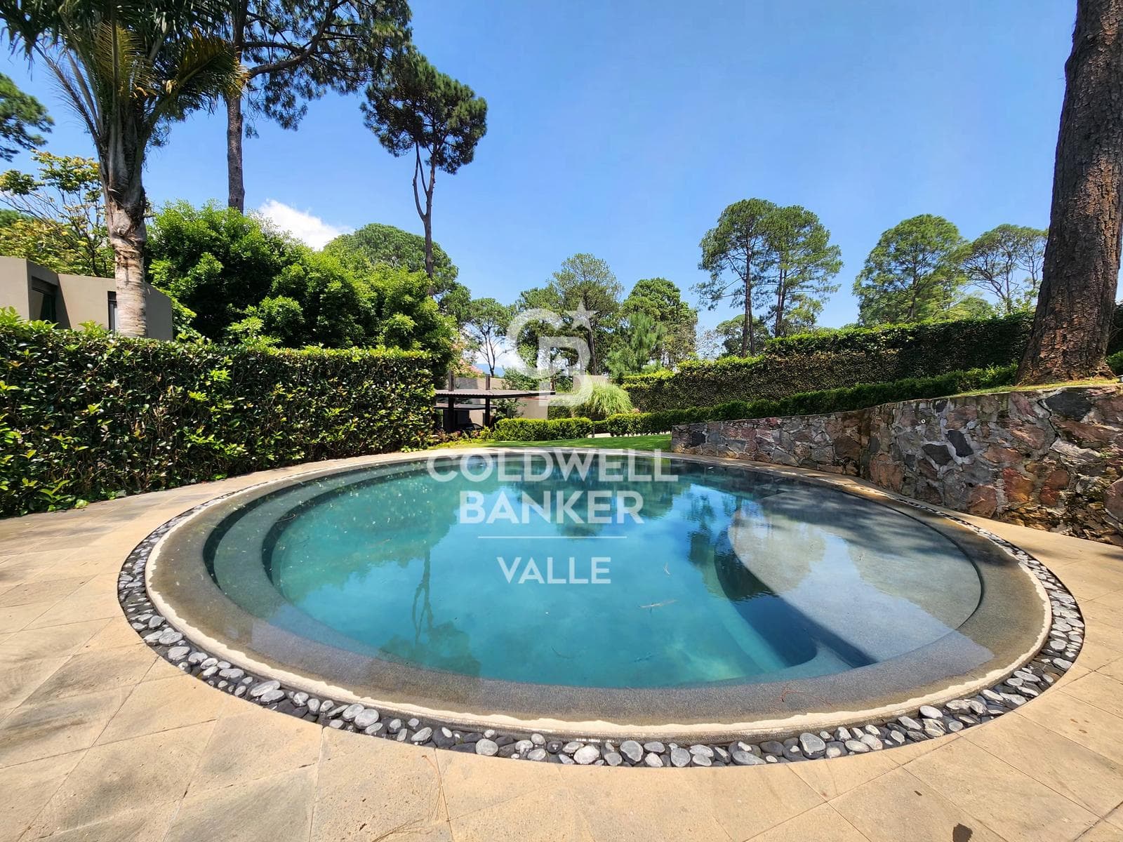 HOUSE FOR RENT IN AVÁNDARO