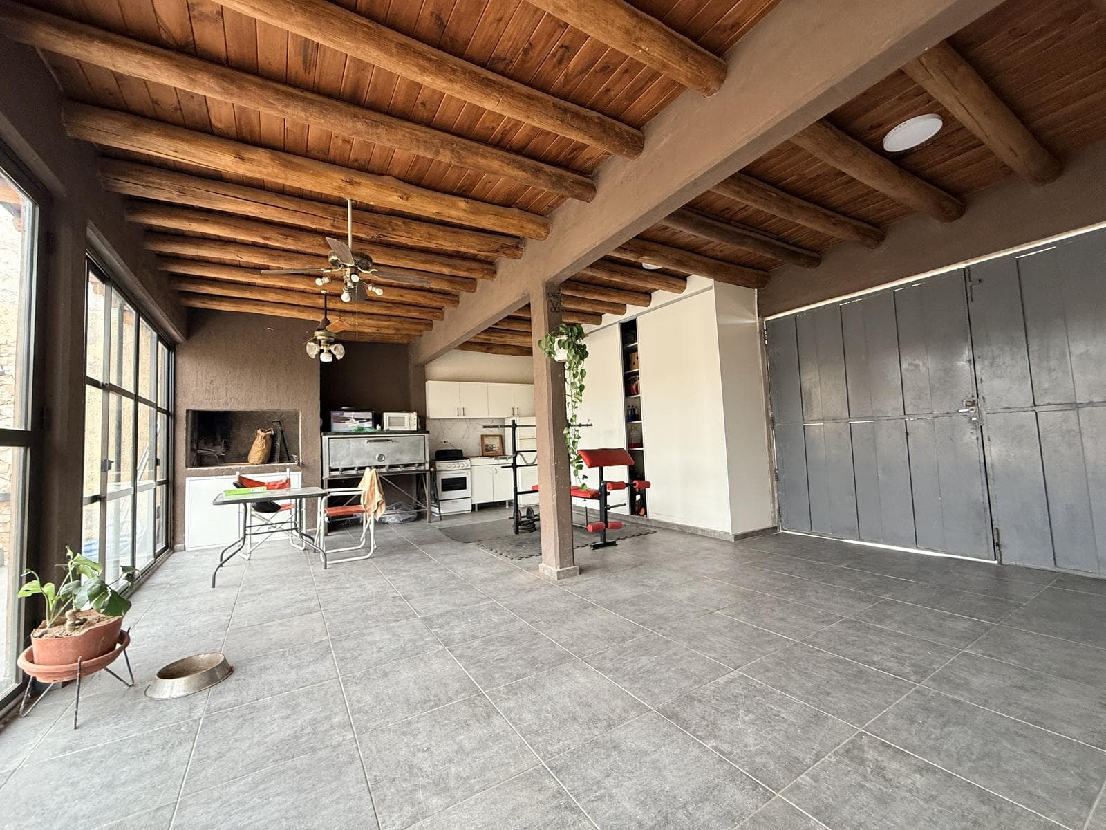 House in Luzuriaga