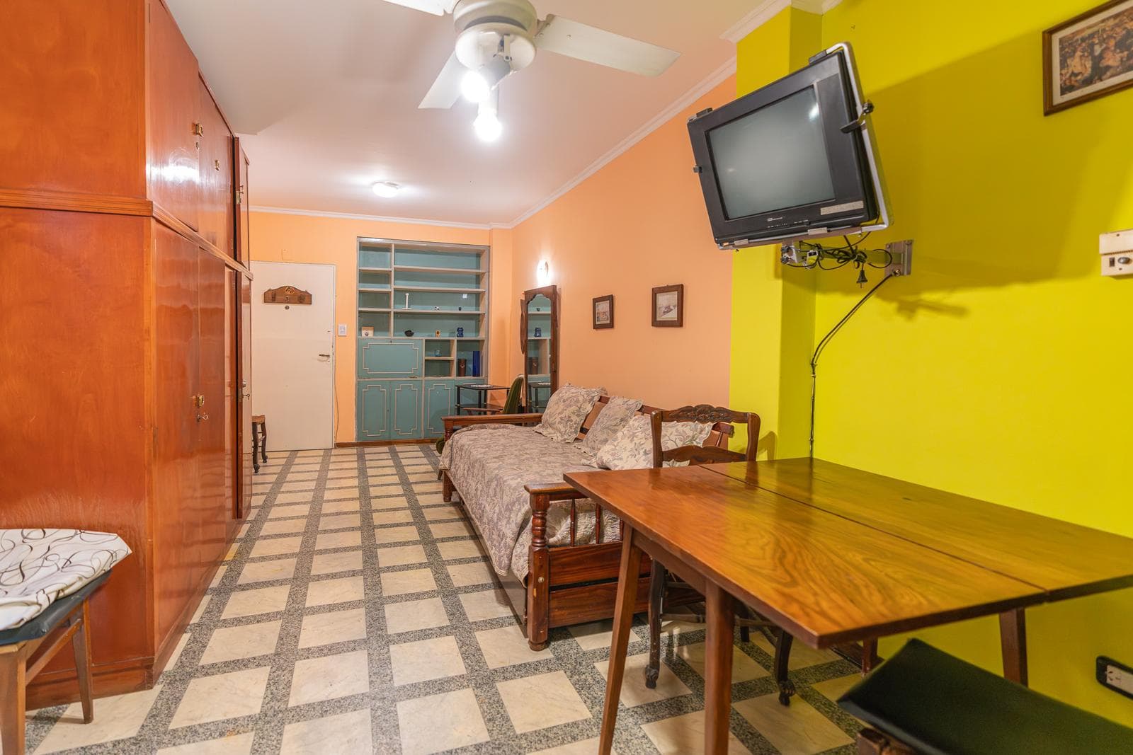 Monoambiente en Caballito - Planta baja con patio - apto vivienda o uso profesional