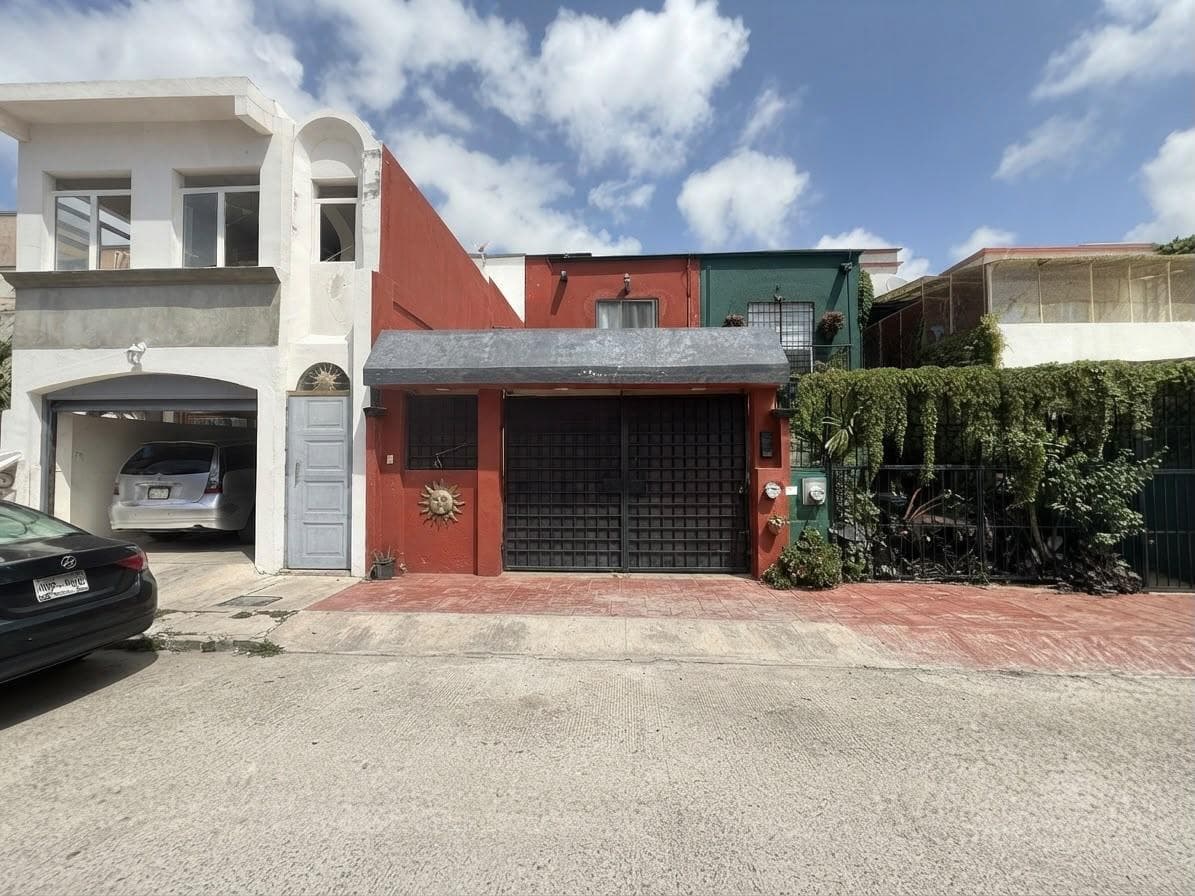 3-BEDROOM HOUSE 10 MINUTES FROM THE BEACH