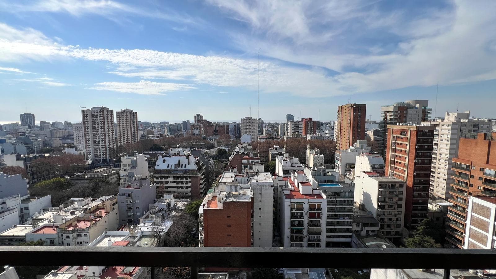 Wonderful 5-room apartment for sale in Belgrano C—on a high floor!