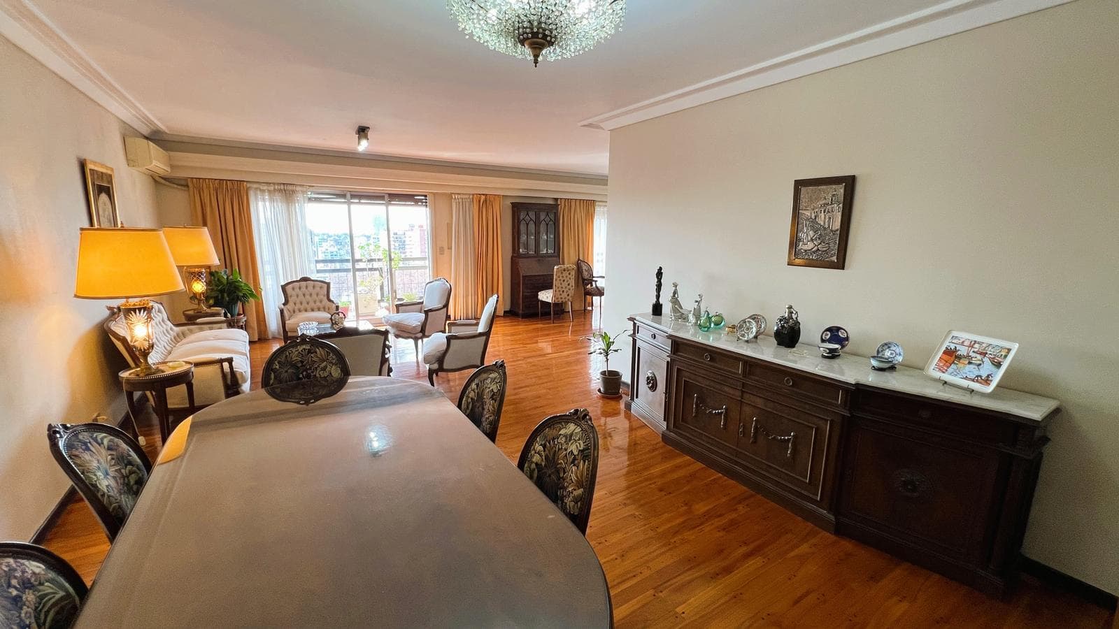 Wonderful 5-room apartment for sale in Belgrano C—on a high floor!