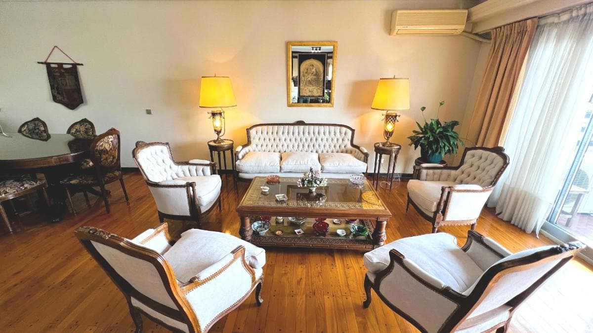 Wonderful 5-room apartment for sale in Belgrano C—on a high floor!