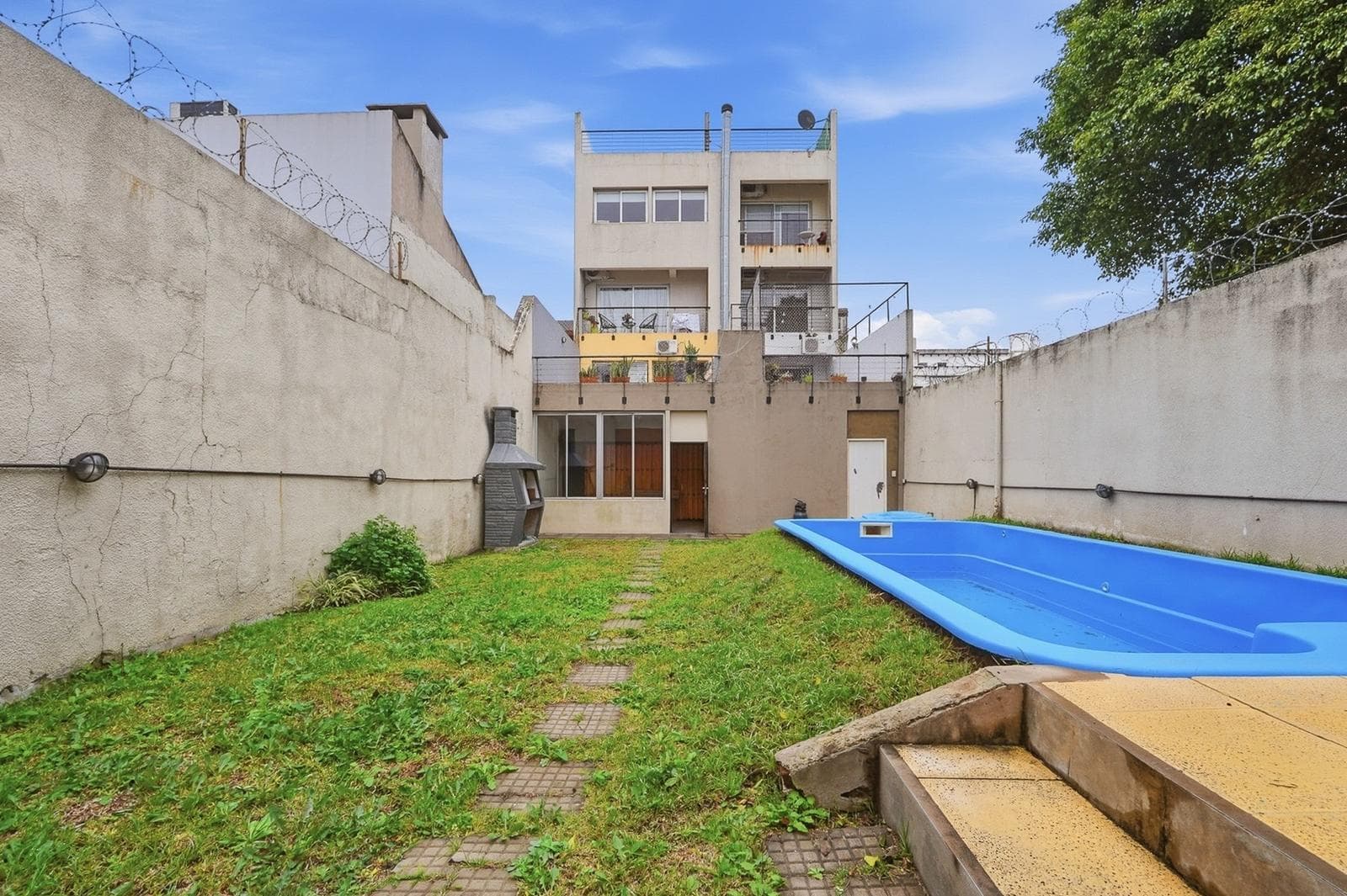 Apartment with garage, private terrace, and amenities for sale