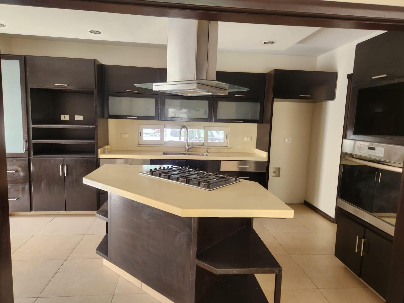 FOR RENT: House Across from a Park in the Vistancia Residential Subdivision - National Highway in Monterrey