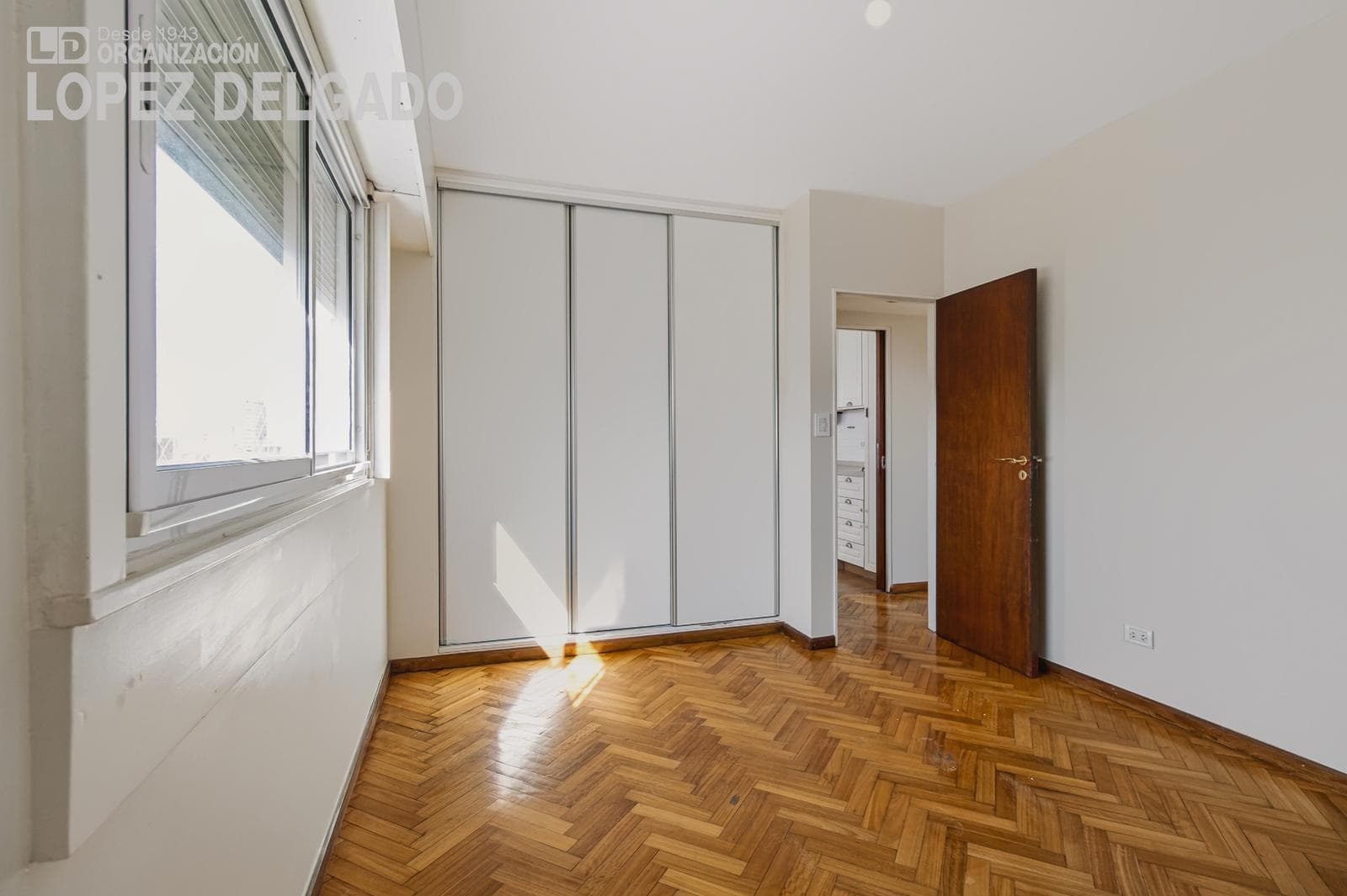 4-room apartment with a balcony and garage in Villa Devoto