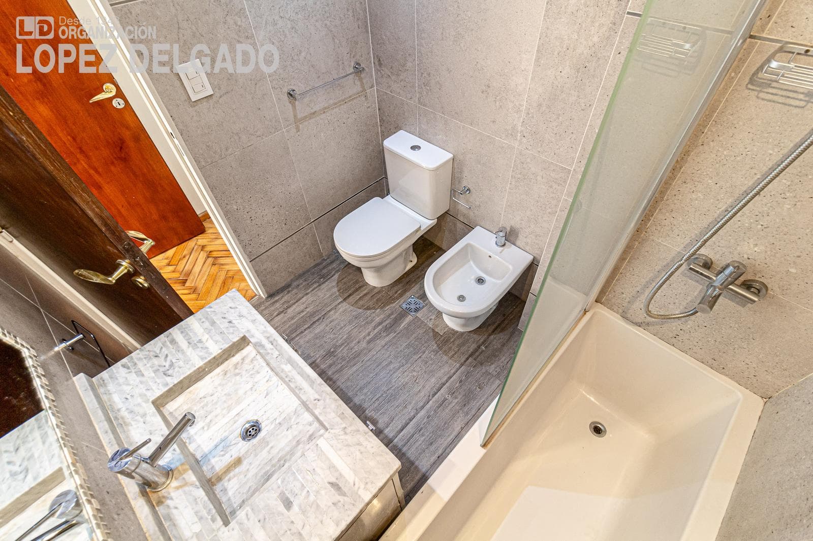 4-room apartment with a balcony and garage in Villa Devoto