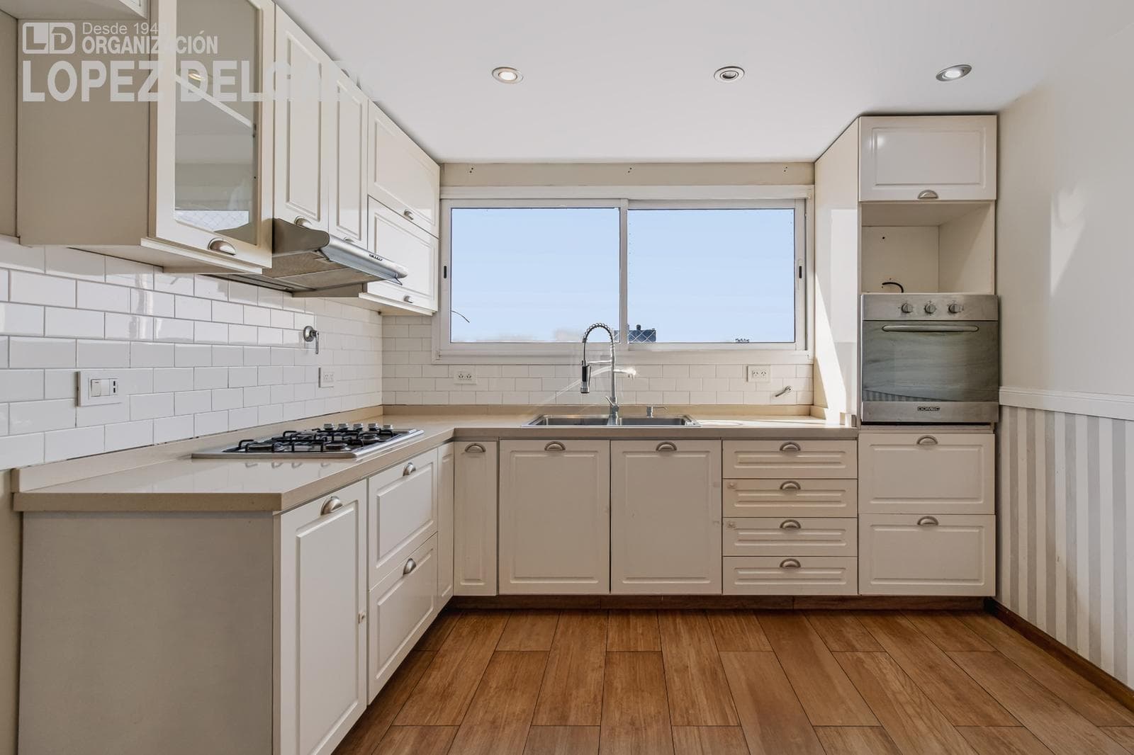 4-room apartment with a balcony and garage in Villa Devoto
