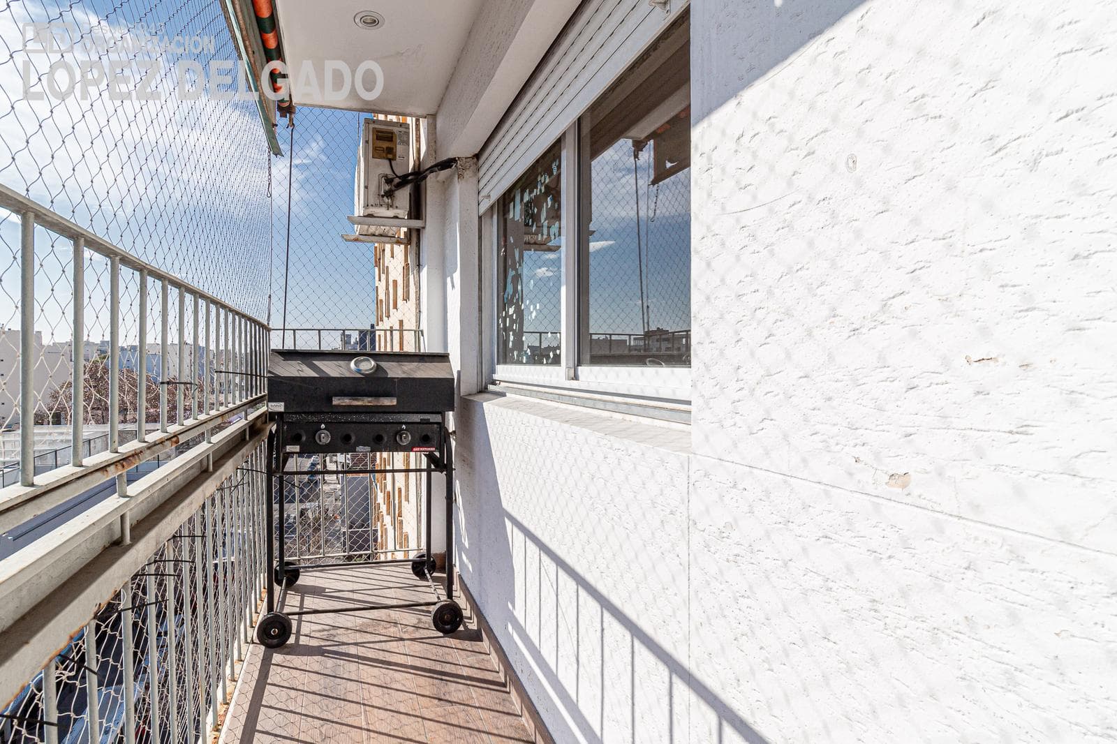 4-room apartment with a balcony and garage in Villa Devoto