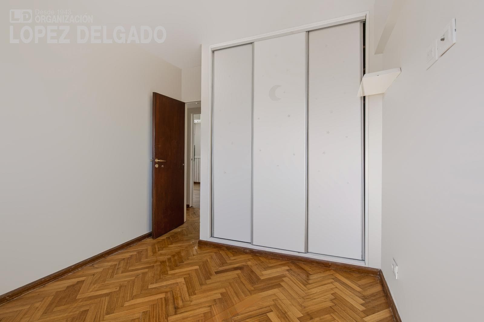 4-room apartment with a balcony and garage in Villa Devoto