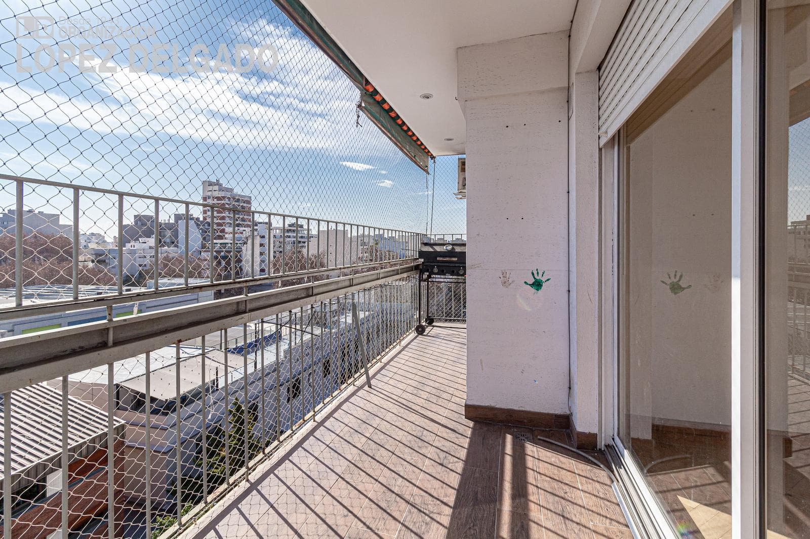 4-room apartment with a balcony and garage in Villa Devoto